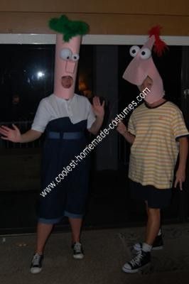 Homemade Phineas and Ferb Couple Halloween Costume Idea: Our household loves Phineas and Ferb! So it was my mission to make the Coolest Homemade Phineas and Ferb couple Halloween costume I could.   I started Ferb Costume, Phineas And Ferb Costume, Couple Costume Ideas, Halloween Couple Costumes, Movie Duos, Couple Halloween Costume, Couples Costumes Creative, Funny Couple Costumes, Best Couples Costumes