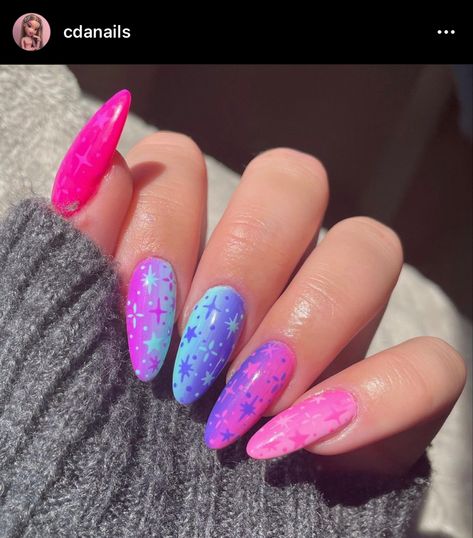 Pink Purple Blue Nails, Purple Blue Nails, Blue Sparkle Nails, Gel Ombre, Gradient Nail Design, Spring Nail Trends, Fancy Nails Designs, Pretty Nail Designs, Blue Sparkle