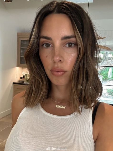 Short Hair Balayage Blonde, Hair Balayage Blonde, Summer Brown Hair, Brown Hair Short, Blonde Ombre Bob, Sunkissed Hair Brunette, Short Brunette Hair, Brown Hair Inspiration, Short Hair Highlights