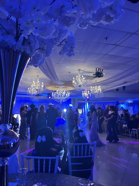 Dark Blue Quince Decorations, Fake Quince Snaps, Quince Venue Ideas Blue, Dark Blue Sweet 16, Midnight Quinceanera Theme, Debut Theme Ideas 18th Simple, Backyard Quinceanera Ideas, Dark Blue Quinceanera Theme, Quinceanera Venues