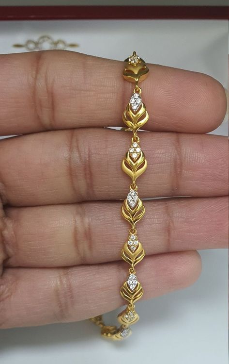 Gold Bracelet Simple, Gold Jewels Design, Digital Marketing Tips, Gold Bangles For Women, Bridal Design, Diamond Bracelet Design, New Gold Jewellery Designs, Modern Gold Jewelry, Gold Chain Design