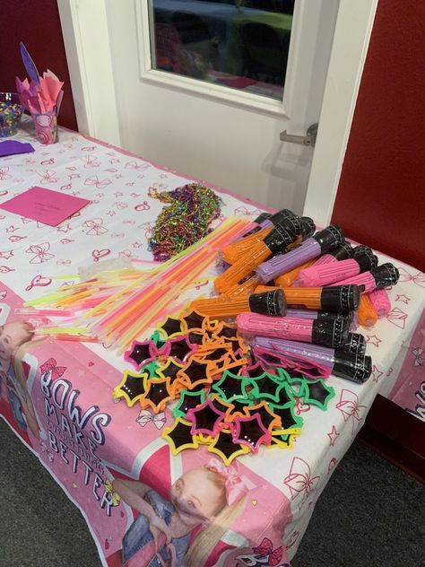 Jojo Siwa Party Food, Jojo Siwa Party Favors, Jojo Siwa Birthday Party Ideas Food, Jojo Siwa Party Ideas, Jojo Birthday Party Ideas, Jo Jo Siwa Party Ideas Decorations, Jojo Siwa Birthday Party Ideas Decoration, Jojo Siwa Birthday Party Ideas Cakes, Jo Jo Siwa Party Ideas