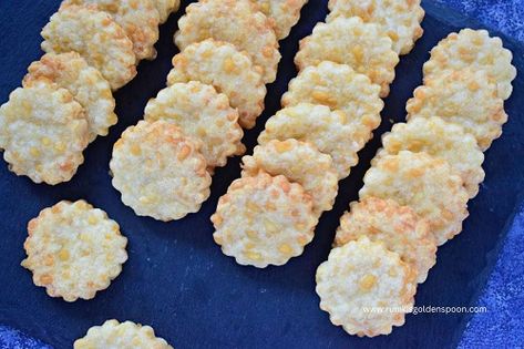 Cheese savoury biscuits | Recipe for savoury cheese biscuits Savory Biscuits Recipe, Biscuit Recipe Easy, Biscuit Recipes Uk, Christmas Biscuits Recipe, Cheesy Biscuit, Easy Biscuit Recipe, Rice Bubbles, Golden Spoon, Savory Rice