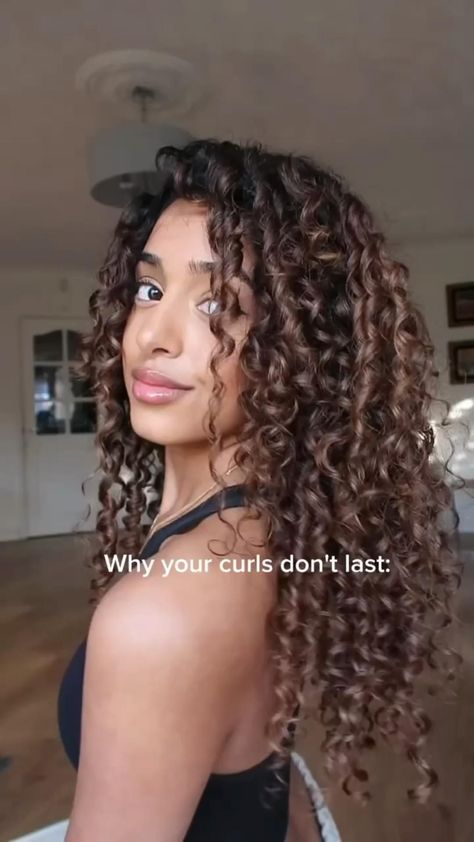 Reasons your curls don’t last ✨ Healthy Hair Tips For Curly Hair, Curly Hair Wash Day Hairstyles, How To Get Rid Of Curly Hair, How To Define 2b Curls, Everyday Curly Hair Routine, How To Wash Curly Hair Natural Curls, Curly Hair Mask Diy Curls, Straight To Curly Hair Routine, How To Curl Naturally Curly Hair