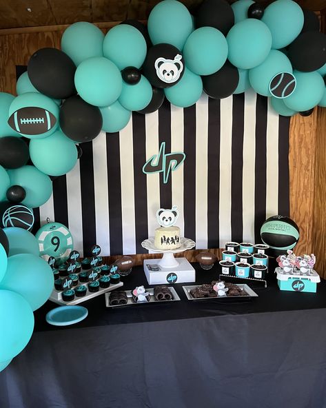 Dude Perfect Bedroom, Tenth Birthday Party Ideas Boys, 10th Birthday Ideas For Boys, 13th Birthday Boy Ideas, Boy 9th Birthday Party Themes, Dude Perfect Birthday Party Decorations, Teen Boys Birthday Party Ideas, Dude Perfect Cookies, Dude Perfect Birthday Cake