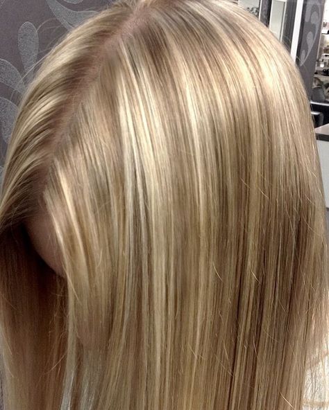 Highlights and lowlights Blonde With Light Highlights, Light Blonde With Lowlights, Blond Lowlights, Warm Blonde Hair Highlights, Blonde Hair Highlights And Lowlights, Blonde Hair Goals, Pretty Blonde Hair, Honey Blonde Hair Color, Summer Blonde Hair