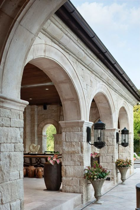 Stone Arches, Casas Coloniales, Lan Can, Stylish Eve, Hacienda Style, Spanish Style Homes, Spanish House, Mediterranean Homes, Dream House Exterior