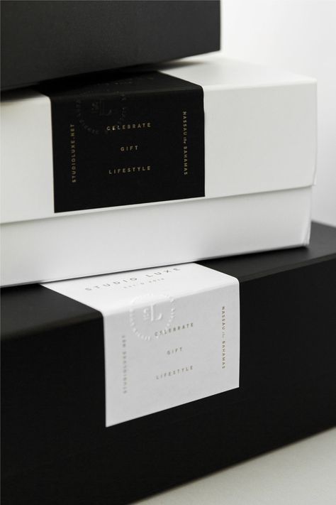 Interesting Packaging Design, Interesting Packaging, Luxury Packaging Design, Packaging Ideas Business, Clothing Packaging, Gift Box Design, Candle Packaging, Box Packaging Design, 자수 디자인