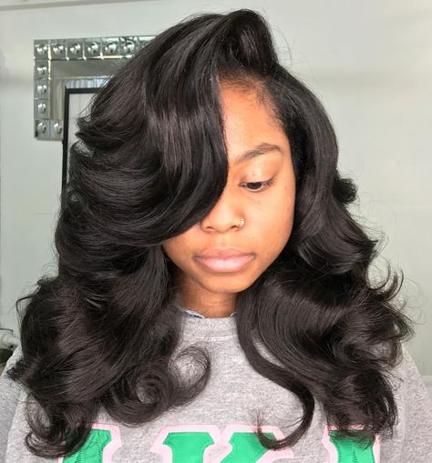 Full sew inn on this beauty. Love the beautiful soft curls.❤#hairartbydominique #atlantahairstylist #softcurls #art Side Part Sew In, Diva Hairstyles, Queens Crown, Acrylic Overlay, Sew In Hairstyles, Curly Weave Hairstyles, Court Wedding, Quick Weave Hairstyles, Sew Ins