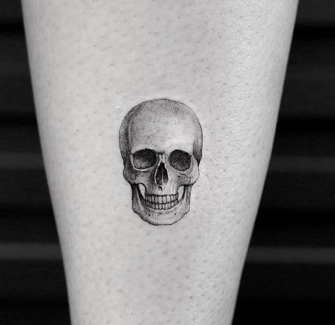 Skull Tiny Skull Tattoos, Cat Skull Tattoo, Cow Skull Tattoos, Small Skull Tattoo, Feminine Skull Tattoos, Korean Tattoo Artist, Simple Skull, K Tattoo, Men's Small Tattoo