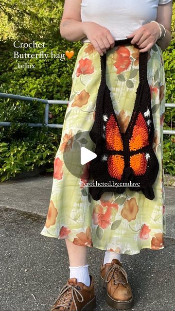 Butterfly Bag Crochet, Crochet Butterfly Bag, Crochet Drawing, Their Aesthetic, Butterfly Bag, Butterfly Bags, Crochet Butterfly, Yarn Bag, I Am In Love