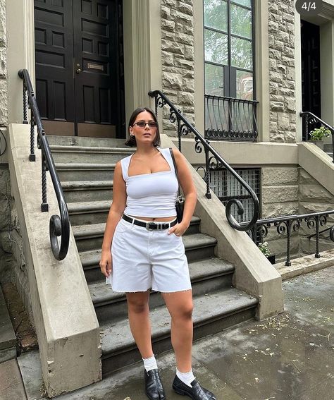 Hot Weather Outfits Plus Size, Toronto Outfits, Mid Size Outfits, Hot Weather Outfits, Body Aesthetic, Girl Vibe, Work Fits, Midsize Fashion, Body Outfit