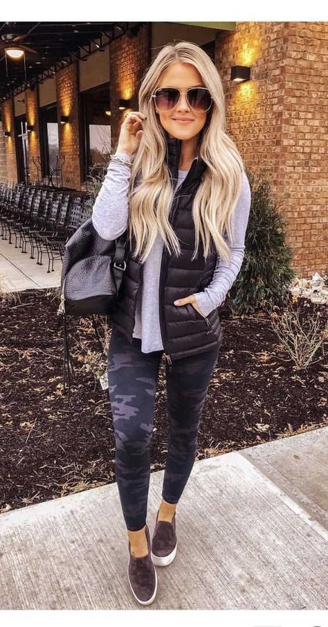 Camo Leggings Outfit, Leggins Outfit, Awesome Outfits, Leggings Outfit, Legging Outfits, Camo Leggings, Winter Dress, Athleisure Outfits, Cute Comfy Outfits