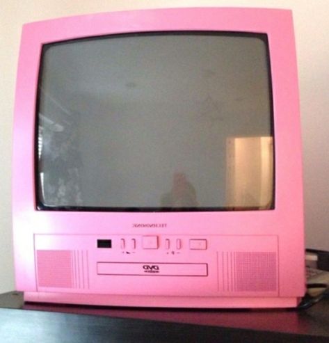 I had this exact tv back in the 2000's Pink Tv, Kids Graphic Design, 2000s Pink, Mini Tv, Tv Head, Student Room, Television Set, 2000s Nostalgia, Tv Sets