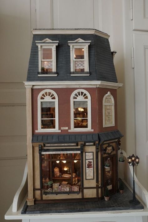 Atelier Art, Room Box Miniatures, Dolls House Shop, Miniature Shop, City Layout, James Smith, Mini Houses, Art Miniature, Architecture Model House