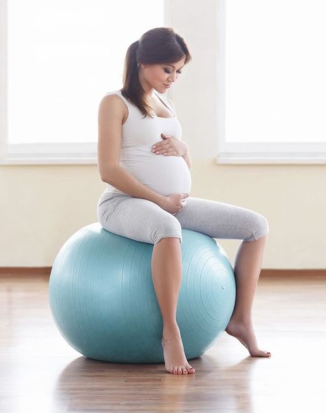 Amazing pregnancy yoga ball from Babygo. I used this so much in my pregnancy and after giving birth. Great for pelvic floor training and to open up your hips before birth and to relax ligaments and joints. Very comfortable exercise ball, skin friendly PVC material with non-slip surface. Can hold up to 500kg thanks to anti-burst system. Comes with FREE exercise book. Pregnancy Yoga Ball, Pregnancy Care Package, Exercise While Pregnant, Birthing Ball, Pregnancy Weight Gain, Exercise During Pregnancy, Pregnancy Books, Gym Ball, Yoga Ball