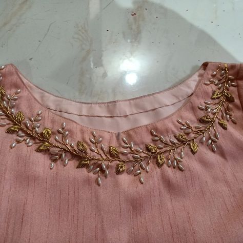 Neckline Embroidery Designs Blouses, Simple Zardozi Embroidery Designs Work Blouse, Neckline Beads Work, Hand Embroidery Designs For Neckline, Zardosi Work Kurti Design, Maggam Work On Kurtis, Boat Neck Work Designs, Zardozi Embroidery Designs Pattern Neck, Maggam Work For Dress Neck