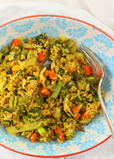 Indian Style Vegetable Fried Rice Fried Rice Indian, Fried Rice Recipe Indian, Rice Recipes Indian, Rice Recipes For Lunch, Recipes Indian Vegetarian, Vegetarian Rice Recipes, Vegetable Fried Rice Recipe, Vegetarian Fried Rice, Veg Recipes Of India