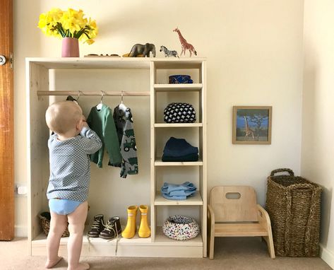 How we Montessori toddler wardrobe dressing space at 17 months Camera Montessori, Montessori Toddler Bedroom, Montessori Wardrobe, Montessori Toddler Rooms, Montessori Nursery, Room Boy, Montessori Bedroom, Montessori Playroom, Montessori Room