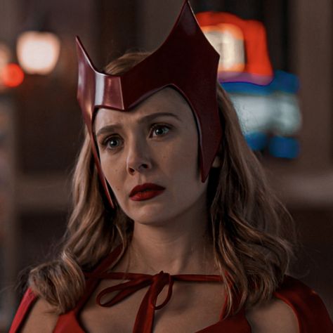 Wanda Maximoff Icon, Dc Comics Girls, Elizabeth Olsen Scarlet Witch, Scarlet Witch Marvel, Marvel Photo, Star Wars Outfits, Scarlett Witch, Wanda And Vision, Comics Girls