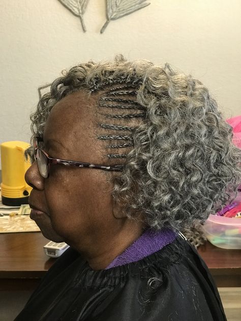 Hairstyle For Grandma, Black Grandma Hairstyles, Granny Hairstyles, Grandmother Hairstyles, Grandma Hairstyles, Crochet Water Wave Hair, Folding Jeans, Black Hair Updo Hairstyles, Granny Hair