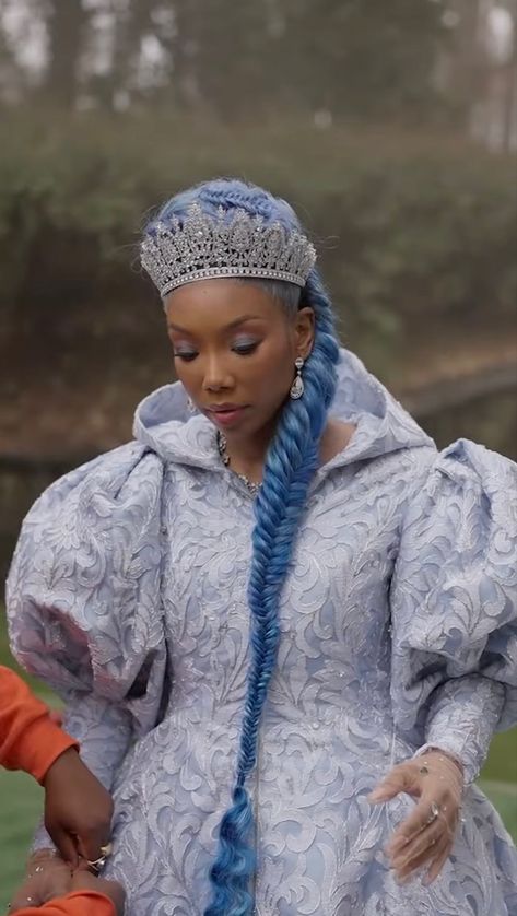 “First look at Brandy as Cinderella in Disney’s ‘DESCENDANTS: RISE OF RED’. #brandy #cinderlla #disney #riseofred Brandy Cinderella, Disney Descendants Dolls, Rodgers And Hammerstein's Cinderella, Descendants Wicked World, Cinderella Aesthetic, Halloween Duos, Disney Fairy, Frozen Elsa And Anna, Red Party