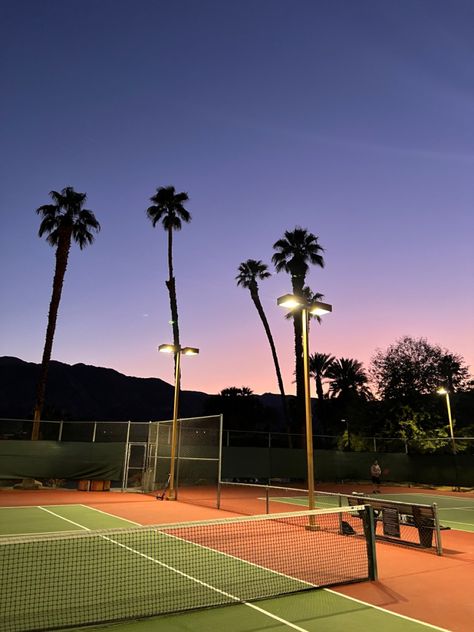 Tennis court sunset palm tree Playing Tennis Aesthetic, Tennis Aesthetic Wallpaper, Tennis Court Aesthetic, Tennis Sunset, Tennis Vibe, Sunset Spain, Aesthetic Tennis, Mode Tennis, Tennis Wallpaper