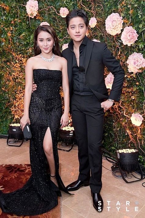 (4) KathNiel at Star Magic Ball 2016. ✨ #black Kathryn Bernardo Photoshoot, Kathryn Bernardo Outfits, Star Magic Ball, Sum Dresses, Black Gown Dress, Sparkle Gown, Cutest Couples, Michael Cinco, Daniel Padilla