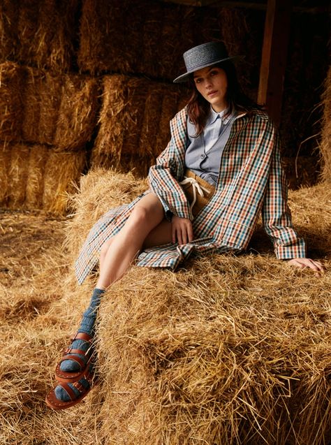 Amber Anderson Grazia France Guy Lowndes Cover Editorial Farm Fashion, Fashion Photography Editorial, Shoot Inspiration, Photoshoot Inspiration, Fashion Photoshoot, Photography Inspo, Fashion Shoot, Autumn Inspiration, Editorial Photography