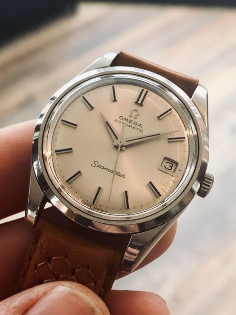 Omega 1960 - 1969 vintage men’s mechanical au Omega Watch Mens, Men Watches Classy, Omega Watches For Men, Classic Watches For Men, Casual Watches For Men, Men's Luxury Watches, Mens Casual Watches, Mens Fashion Watches, Automatic Watches For Men