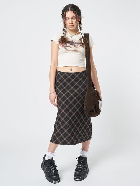 Black And White Plaid Midi Skirt, Midi Checked Skirt Outfit, Green Check Skirt Outfit, Check Midi Skirt, Checked Midi Skirt Outfit, Long Brown Plaid Skirt Outfit, Checkered Midi Skirt Outfit, Check Midi Skirt Outfit, Green Tartan Skirt Outfit