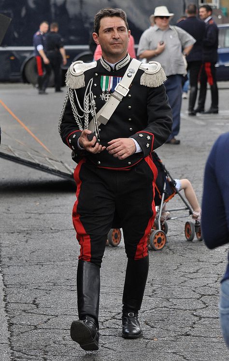 Carabinieri - Italian Police Cavalry | por Oscar in the middle Mens High Boots, Man In Uniform, Italian Police, Men's Uniforms, Italian Army, Police Uniforms, Hot Boots, Macho Man, Mens Boots Fashion