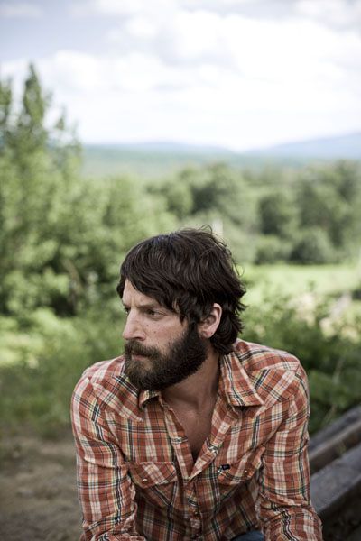 Oh Ray Lamontagne, I just love you and your beard so much. Beards And Mustaches, Ray Lamontagne, Man With A Beard, Le Male, Fashion Friday, Sing To Me, Ear Candy, Pretty Men, Beards