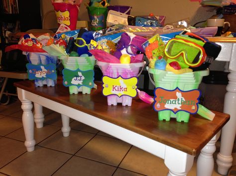 Beach/pool themed Easter baskets!! Easter Beach Basket Ideas, Beach Easter Basket Ideas, Beach Themed Easter Basket Ideas, Pool Themed Easter Basket Ideas, Swim Easter Basket Ideas, Spring Vacation Beach Bag Basket, Beach Towel Easter Basket How To Make, Beach Easter Basket, Beach Theme Easter Basket