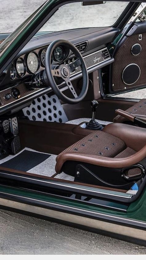 Classic Car Interior Ideas, Restomod Cars Interior, 240z Interior, Car Brown Interior, Old School Car Interior, Porsche Brown Interior, Restomod Cars, E28 Bmw, 240z Datsun