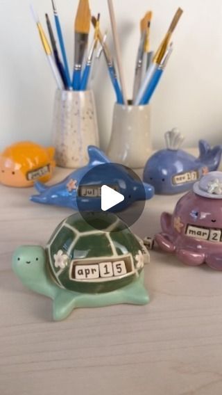 Clay Animal Calendar, Clay Calendar Diy, Clay Calendar, Ceramic Calendar, Clay Turtle, Food Drawings, Diy Calendar, Cute Food Drawings, Clay Mugs