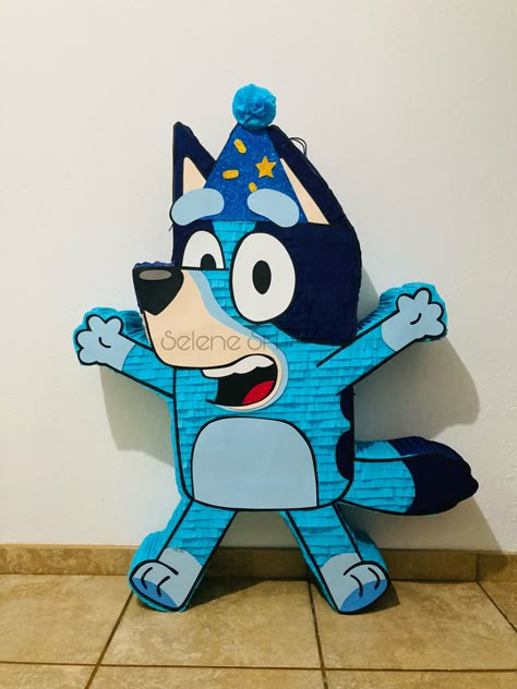 Bluey Birthday Pinata, Bluey Pinata Ideas, Bluey Piñata, Bluey Pinata, Fiesta Bluey, Birthday Pinata, Bluey Party, Farm Themed Birthday Party, Trolls Birthday Party