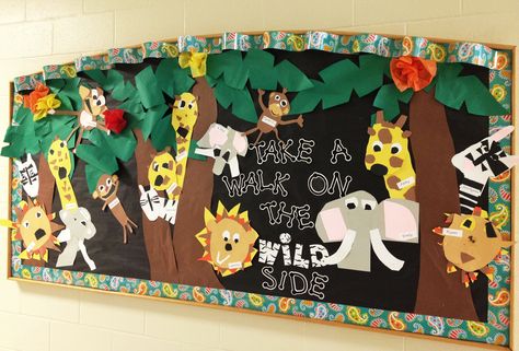 Bulletin Board Zoo Bulletin Board, Safari Bulletin Boards, Jungle Theme Classroom Decorations, Safari Theme Classroom, Preschool Jungle, Kids Bulletin Boards, Animals Preschool, Jungle Theme Classroom, Jungle Decorations