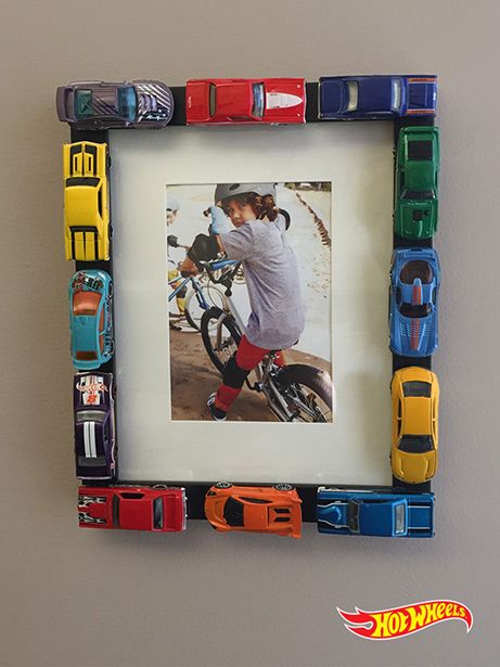 Hot Wheels Crafts, برق بنزين, Diy Toys Car, Wheel Craft, Cars Room, Matchbox Cars, Car Projects, Toy Cars, Kids' Room