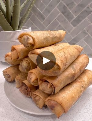 Chicken Spring Roll Recipe, Chicken Spring Roll, Homemade Spring Rolls, Veg Spring Rolls, Chinese Egg Rolls, Lumpia Recipe, Ramzan Recipe, Chicken Spring Rolls, Vegetable Spring Rolls