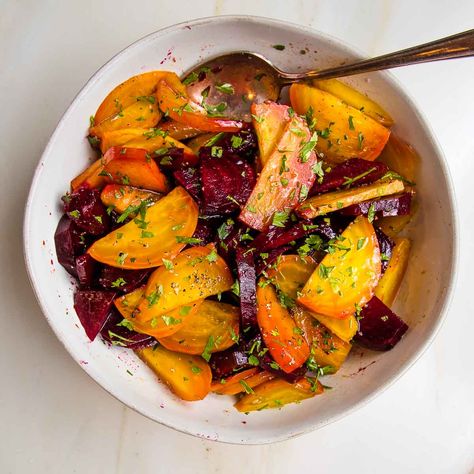 Whole Roasted Beets with Vinaigrette Balsamic Beets, Citrus Salad Recipes, Grilled Beets, Cooking With Ginger, Grilled Potato Salad, Beet Salad Recipes, Roasted Beet Salad, Citrus Salad, Beet Greens