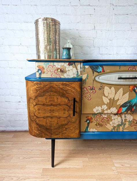 Cabinet Upcycle, Ethnic Furniture, Cabinet Vintage, Cabinet Top, Furniture Studio, British Furniture, Cocktail Cabinet, Drinks Cabinet, Serving Drinks