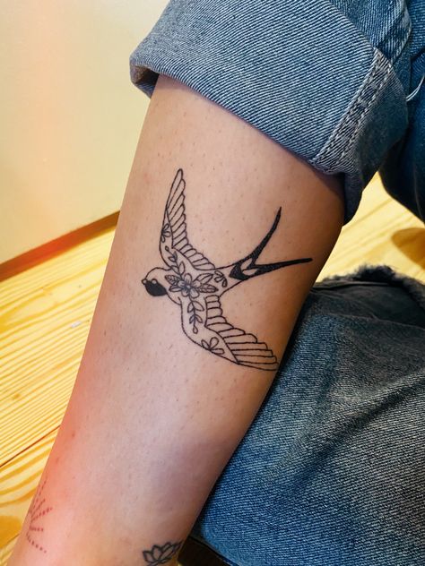 Tattoo Stick And Poke, Poked Tattoo, Hip Thigh Tattoos, Sparrow Tattoo, Stick N Poke, Hand Poked Tattoo, Thigh Tattoos Women, Poke Tattoo, Hand Poke