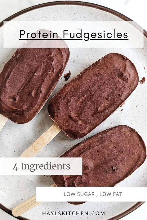 Protein Fudgesicles are packed with protein and loaded with rich, chocolatey flavor - the perfect guilt-free indulgence for hot summer days (or any day, really)! Sugar Free Fudge Pops, Protein Fudge, Frozen Yogurt Pops, Clean Eating Sweets, High Protein Cheesecake, Sugar Free Fudge, Protein Ice Cream Recipes, Fudge Pops, Frozen Yogurt Recipes