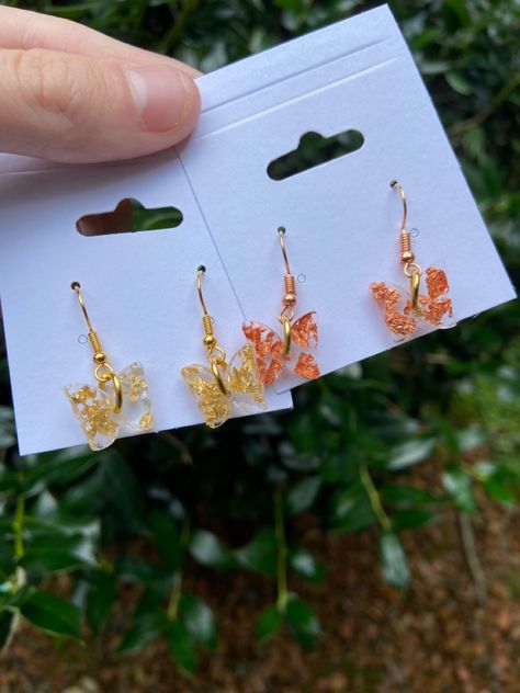 Butterfly Resin Earrings, Earring Resin Ideas, Cute Resin Earring Ideas, Resin Jewelry Aesthetic, Resin Butterfly Earrings, Resin Accessories Ideas, Butterfly Earrings Diy, Resin Earrings Ideas, Resin Earrings Diy