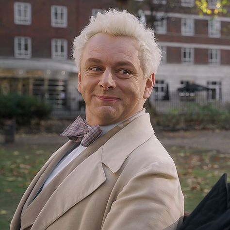 Good Omens Tumblr, The Omen, Good Omens Book, Terry Pratchett, Michael Sheen, Good Omens, Neil Gaiman, Iconic Photos, Pretty Men