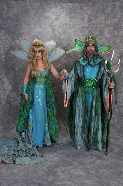 Neptune and Salacia: Roman god and goddess of the sea, and winners in the National Costumer's Association 2010 costume competition in the categories of Best ... Posiden Costume, Poseidon Costume, Woodland Fairy Costume, Pixie Costume, Fairy Costume Diy, Sea Costume, God And Goddess, Beverly Hill, Costume Carnaval