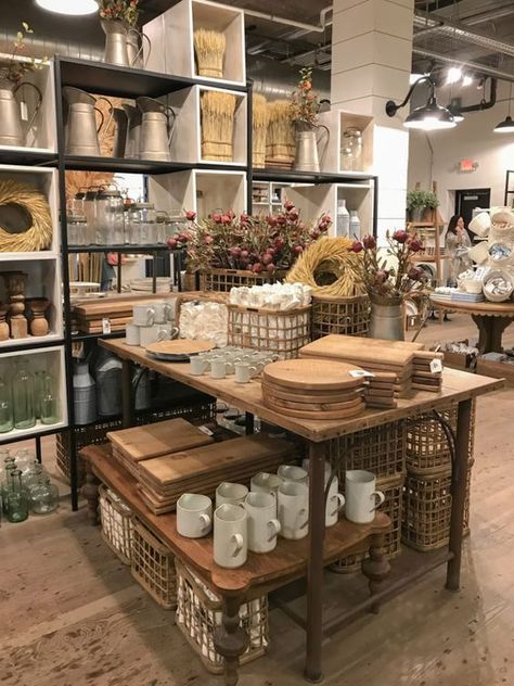 Retail Home Decor Display, Shop Shelving Ideas Retail Displays, Kitchen Store Display, Visual Merchandising Displays Table, Shop Table Display, Boutique Table Display, Rustic Boutique Ideas, Small Shop Ideas, Shop In Shop