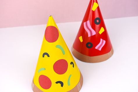 DIY Pizza Slice Party Hat Make-Over Adult Pizza Party Ideas, Adult Pizza Party, Pizza Party Ideas, Superhero Balloons, Mini Lemon Cheesecakes, Unicorn Cups, Dinosaur Balloons, Diy Pizza, Party Poppers