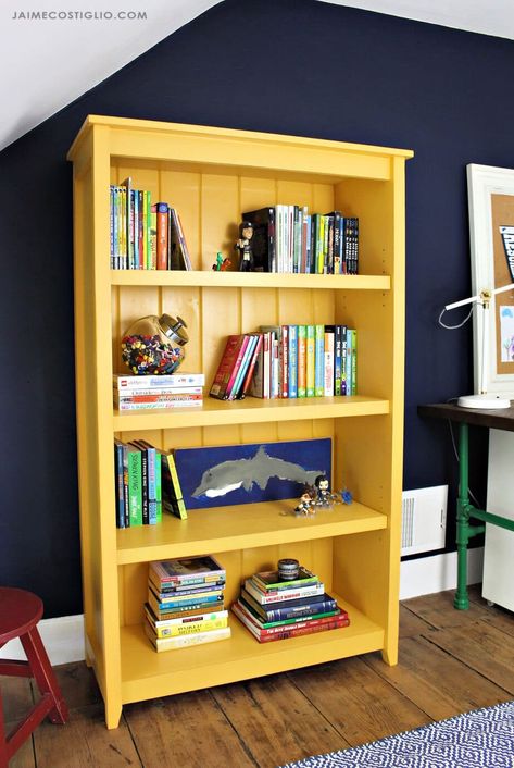 Yellow Shelves, Yellow Bookshelf, Yellow Bookshelves, Diy Shelves Design, Diy Shelves Ideas, Diy Cottage, Style Bookshelf, Simple Bookshelf, Diy Tumblr